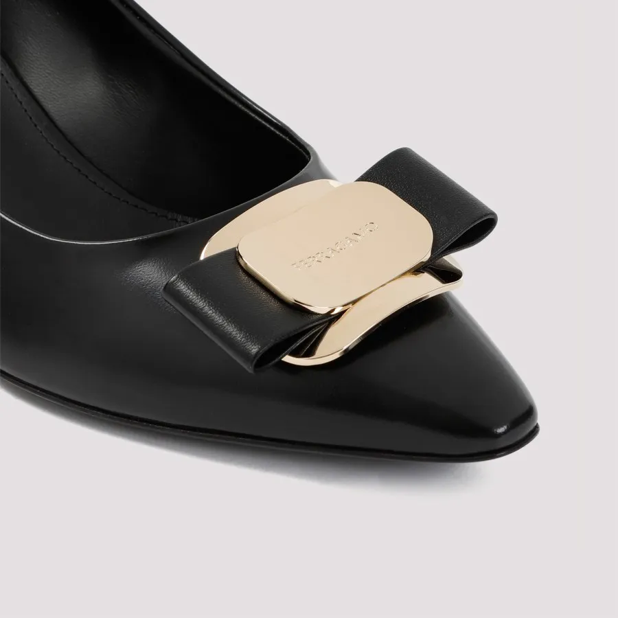Ferragamo nero shop