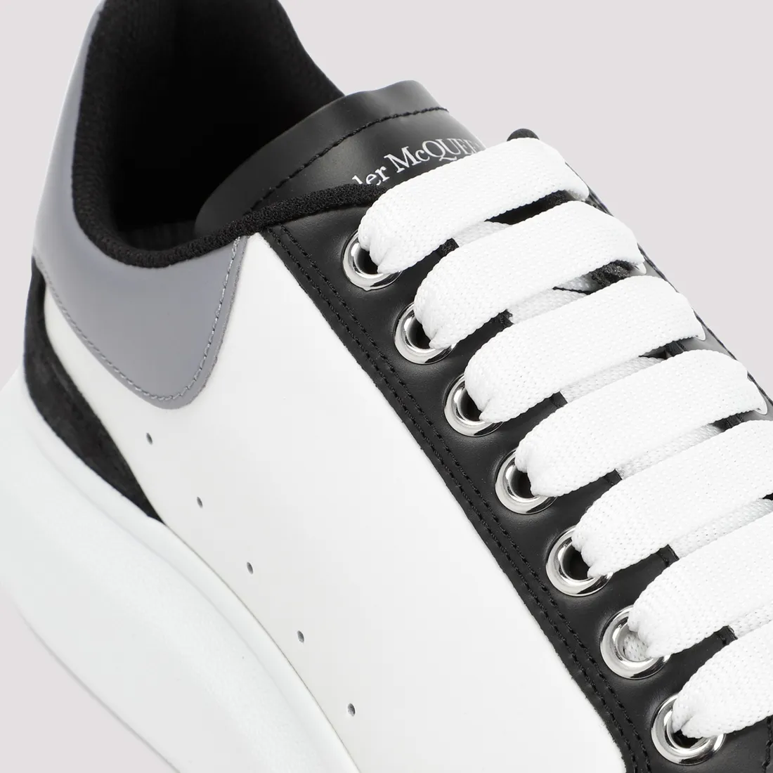 Alexander McQueen Oversized Sneakers 757710.WIA5V-1142 BLACK WHITE 